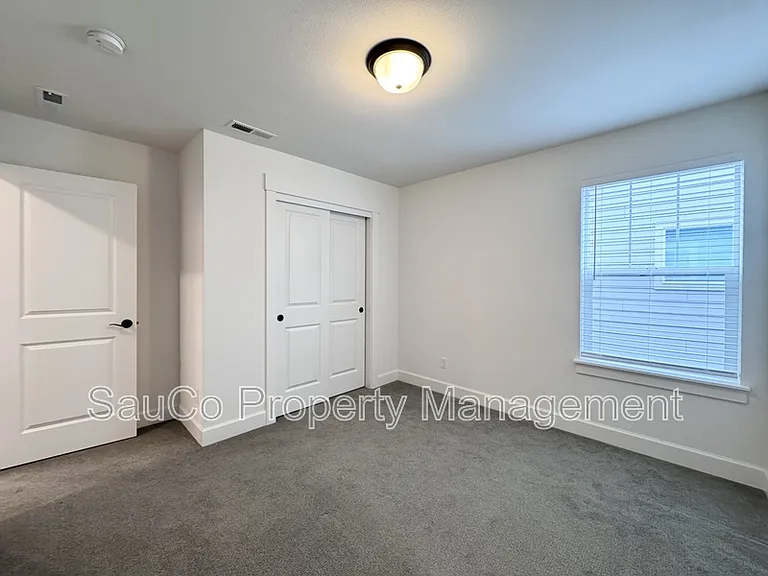 3920 SE 83rd Ave — Photo 15