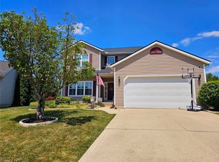 5687 W Breezeway Dr, North Ridgeville, OH 44039