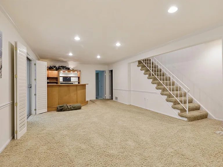 1397 Canterbury Way — Photo 41