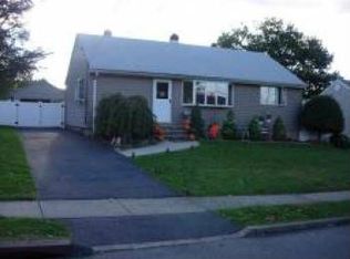 59 Oak Ridge Rd, Clifton, NJ 07013