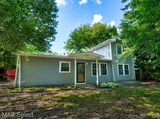 9353 Old Lee Rd, Brighton, MI 48116