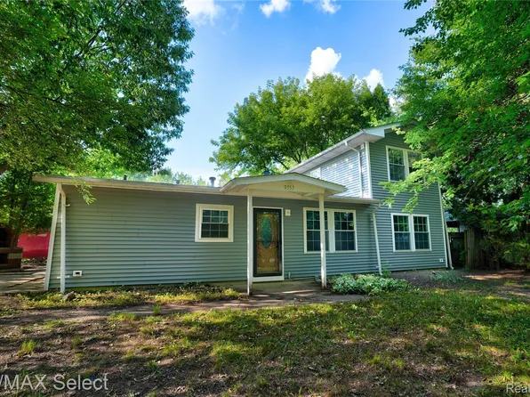 9353 Old Lee Rd, Brighton, MI 48116