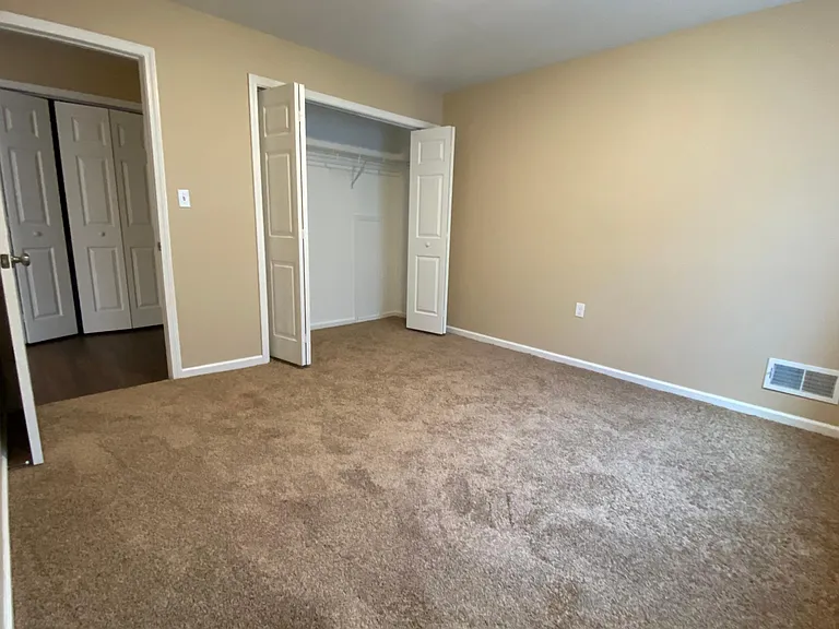 2255 McKees Rocks Rd #B — Photo 8