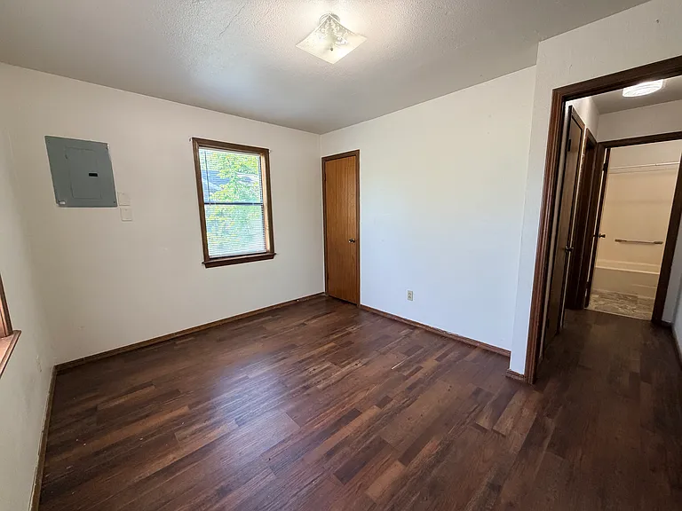 306 Wilson Ave — Photo 17