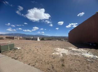 1748 Cliffside Dr NW, Albuquerque, NM 87105