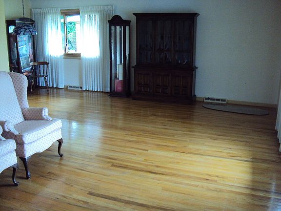 2nd image of 5695 Essex Dr