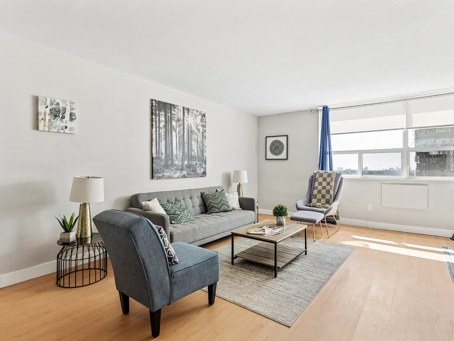 1577 Lawrence Avenue West — Photo 4