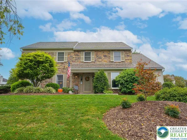 2362 S Pewter Dr, Macungie, PA 18062