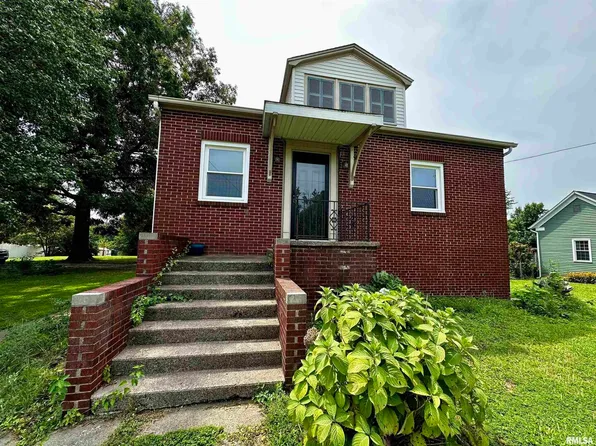 2045 State St, Eldorado, IL 62930