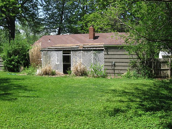 2nd image of 7735 Oak St