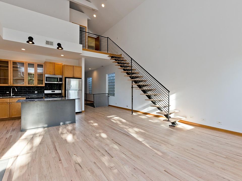 1st image of 1251 N Greenview Ave APT 3