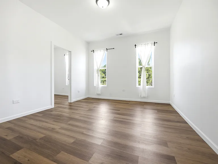 643 Villa St #TOP — Photo 8