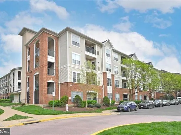 4870 Eisenhower Ave Unit 203, Alexandria, VA 22304