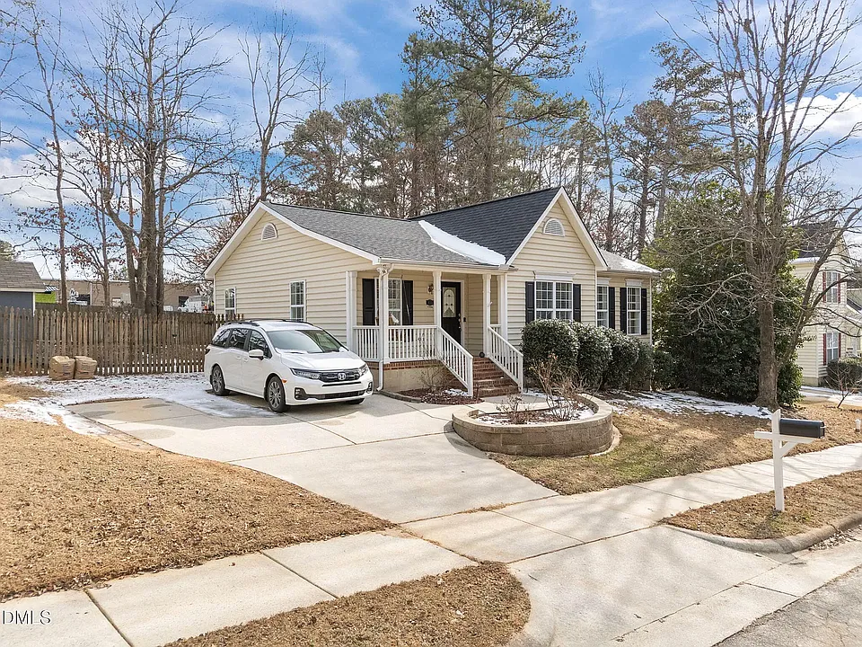 113 Fieldspring Ln