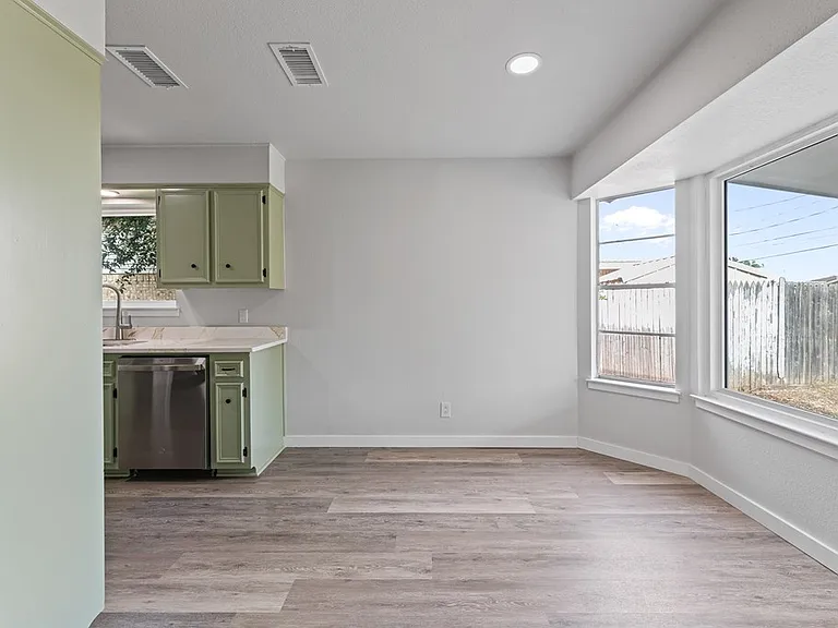 3607 W Michigan Ave — Photo 6