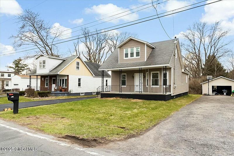 3rd image of 449 Taurus Road