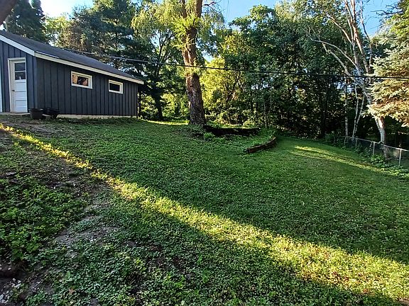 3rd image of 907 County Road B W