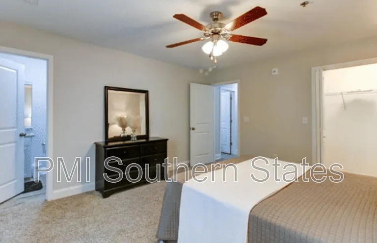202 Walnut Hill Dr #C — Photo 1