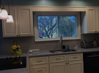 816 Feura Bush Rd, Delmar, NY 12054