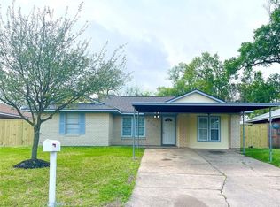 9034 Chatwood Dr, Houston, TX 77078