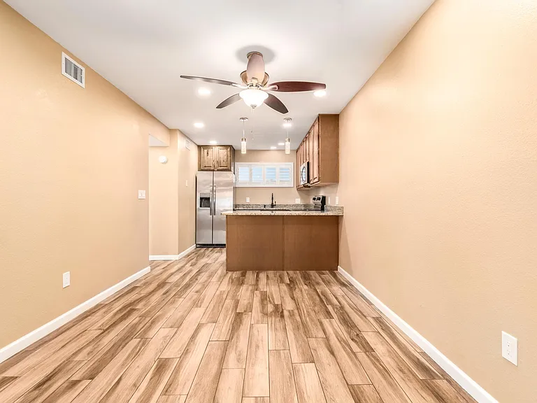 11640 N 51st Ave #216 — Photo 8