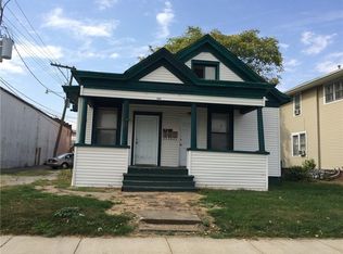 406 8th St, Charleston, IL 61920