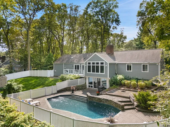 81 Fox Ridge Road, Stamford, CT 06903