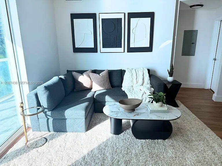 1900 N Bayshore Dr #1417 — Photo 3