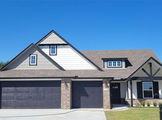 7012 E Oakridge St, Broken Arrow, OK 74014