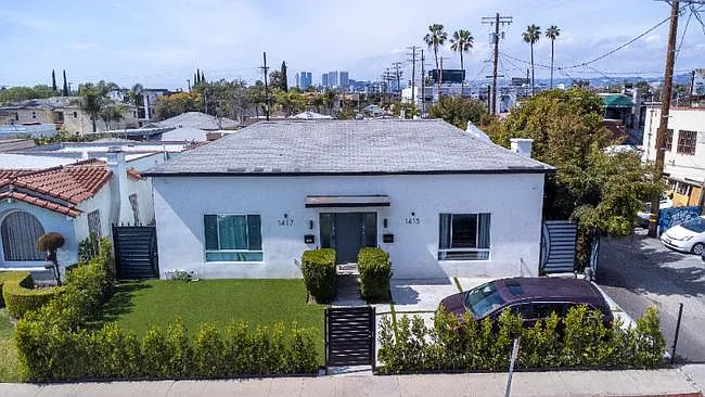 1415 Stearns Dr — Photo 1