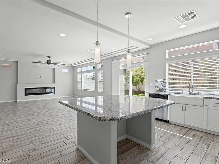 10116 Cascadia Creek St — Photo 21