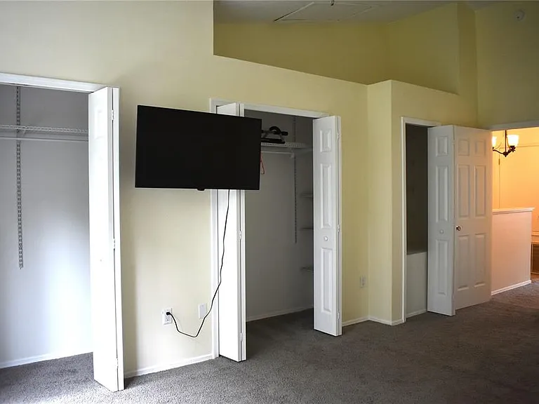 12369 Berkeley Square Dr — Photo 19