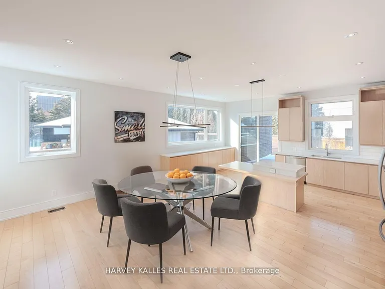 3279 Lakeshore Rd — Photo 20