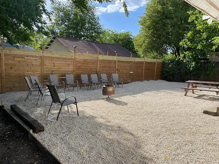 1123 S Hackberry St — Photo 3