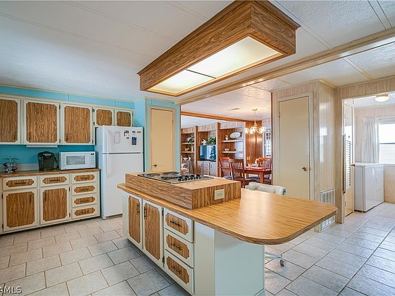 4th image of 178 Lakeside Dr #S