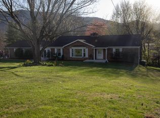 11 S Hills Cir, Johnson City, TN 37601