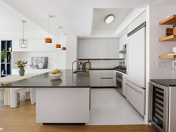 3rd image of 2628 Broadway APT 9A