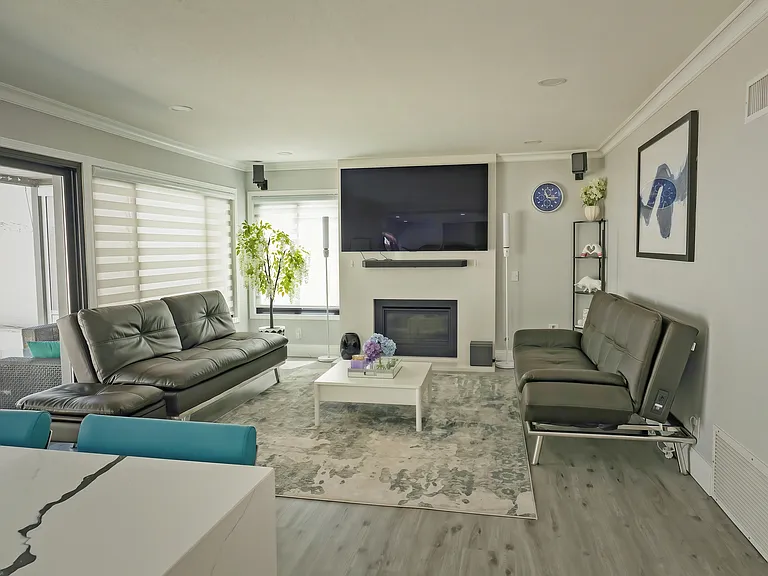 1373 W Aster St — Photo 9