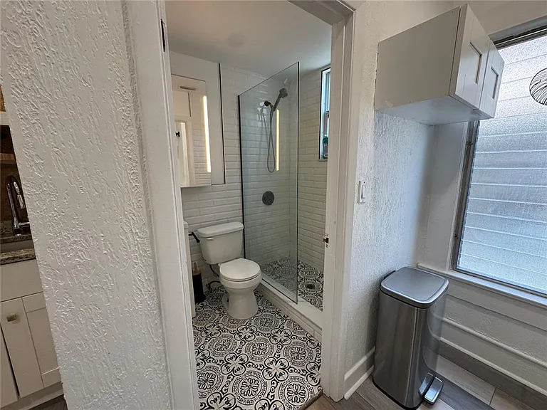 142 6th Ave N #1 — Photo 16