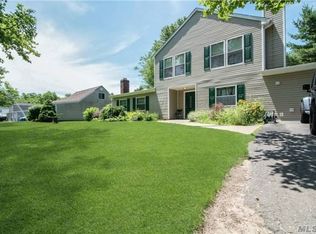 12 S Village Dr, Bellport, NY 11713