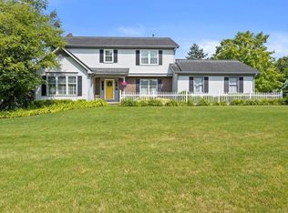 106 Caversham Woods, Pittsford, NY 14534