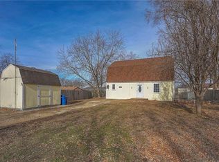 424 E 2nd St, Linwood, KS 66052