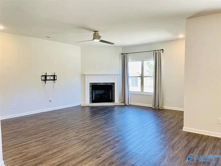 7305 Kendama Ct — Photo 17