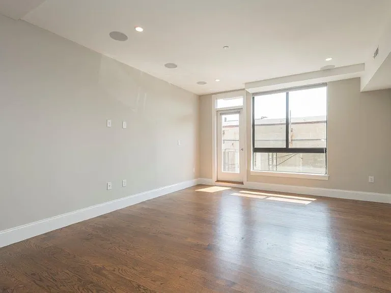 339 D St — Photo 21