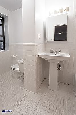 4th image of 450 E 81st St APT 14