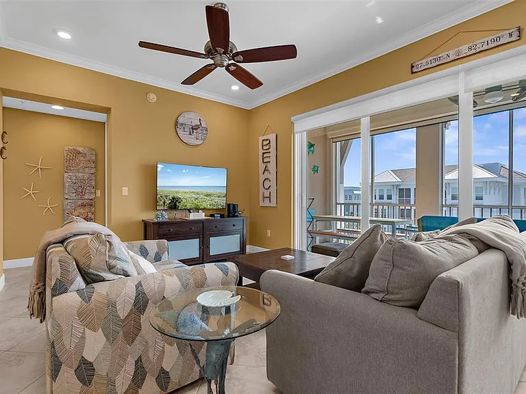 395 Aruba Cir #401 — Photo 7