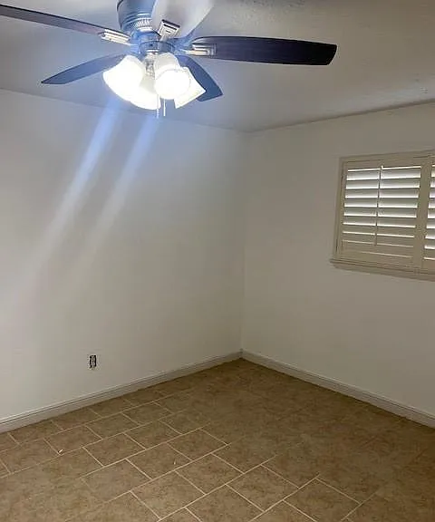 8606 Carriage Creek Dr — Photo 14