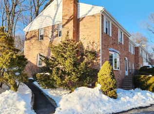 96 Valley Rd APT 1, Cos Cob, CT 06807