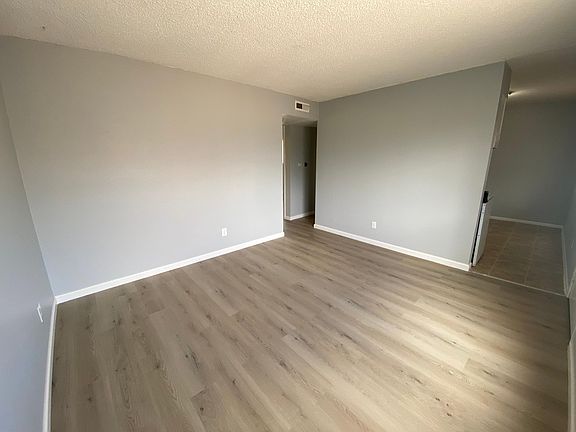 2nd image of 320 Vermont St NE APT C