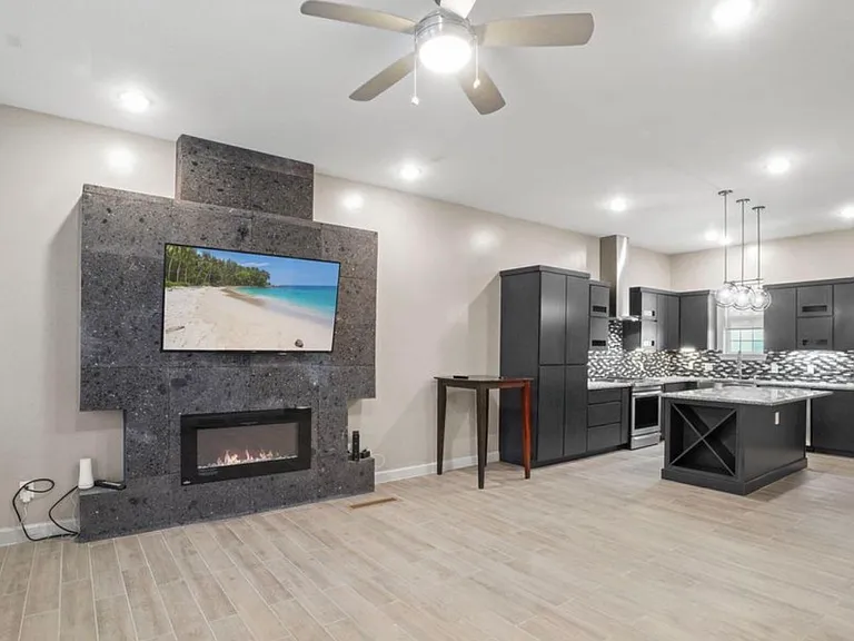 313 Vin Raliuga Ct — Photo 3